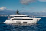 M FOREVER - NAVETTA 33 — CUSTOM LINE