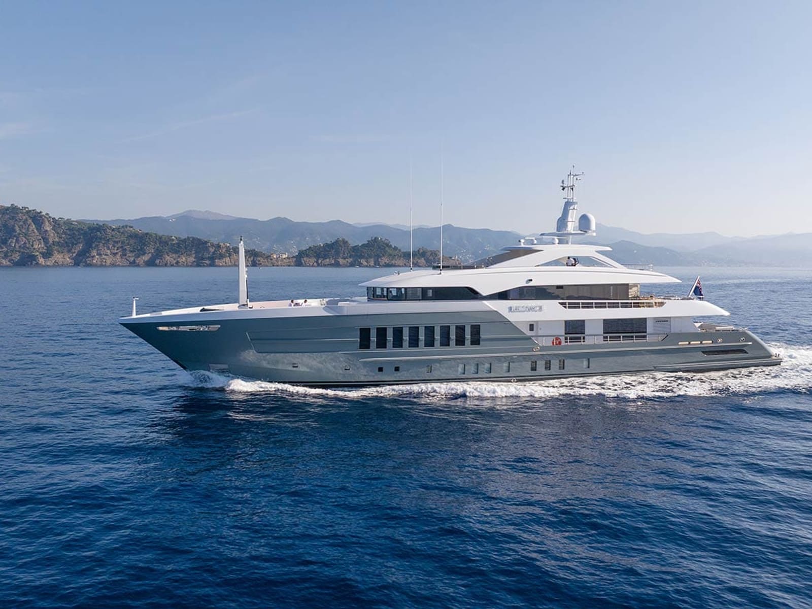 RELIANCE, 55m Heesen Steel, exterior