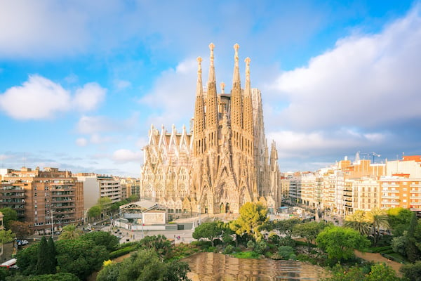 landscape of Barcelona showing the Basílica de la Sagrada Família