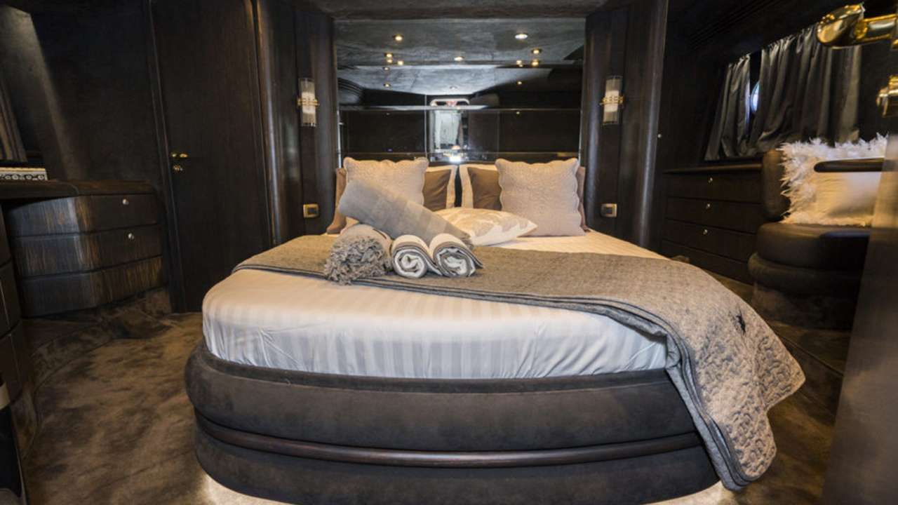yacht image