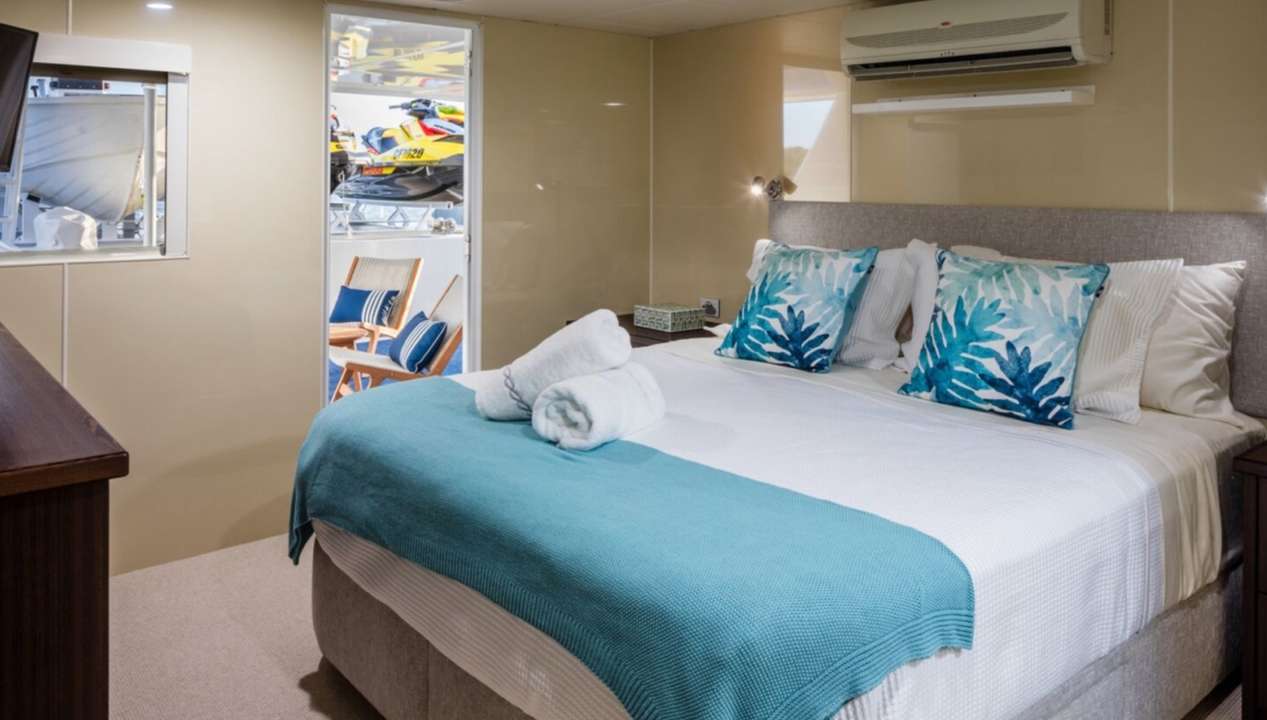 yacht image
