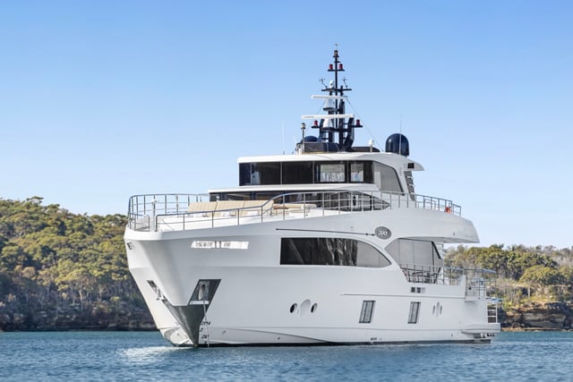 Discover LEGACY yacht