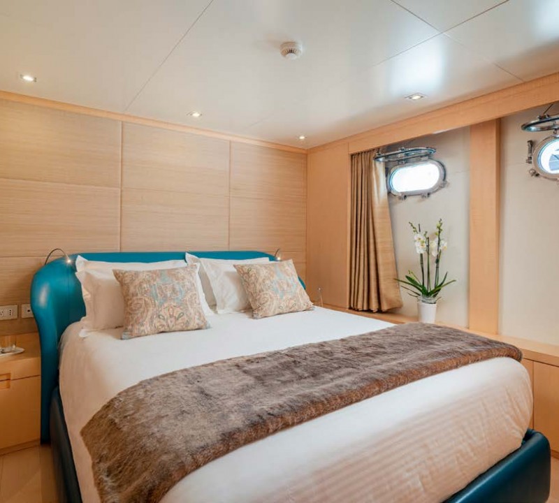 yacht image