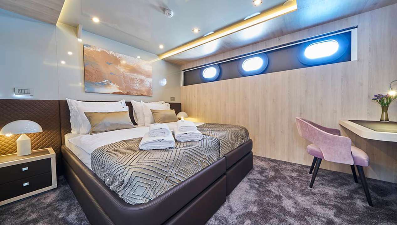 yacht image