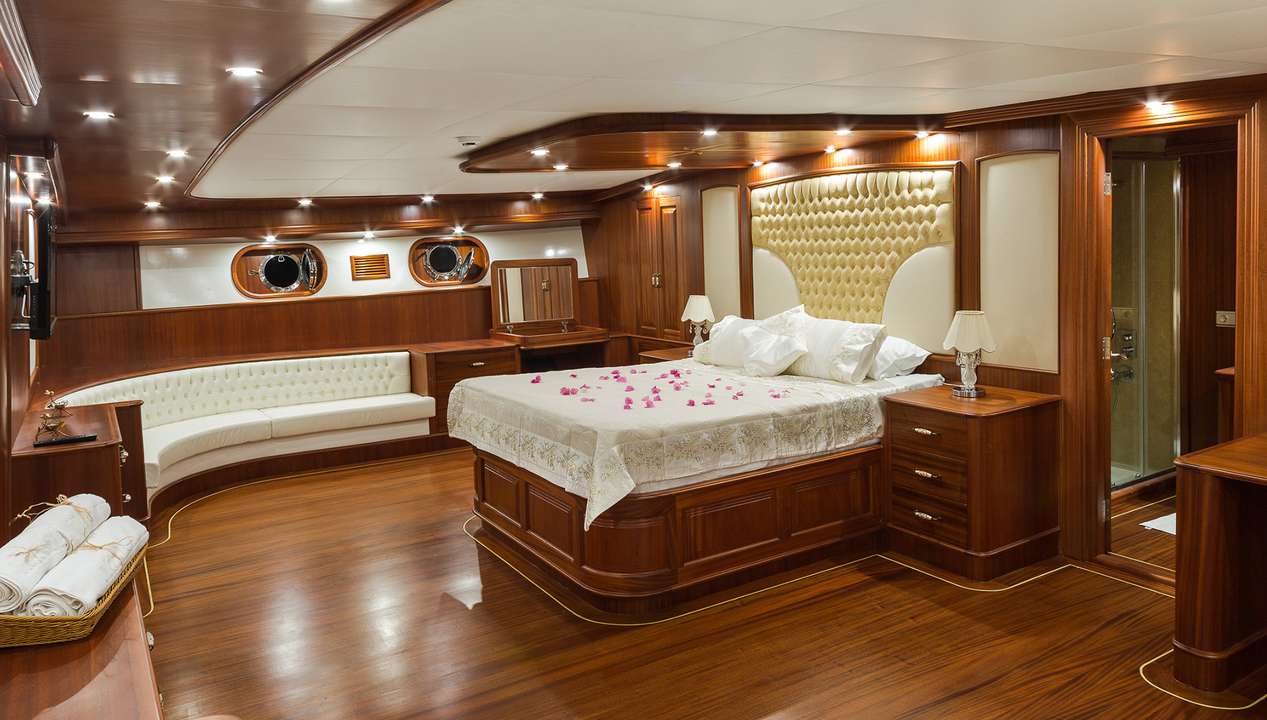 yacht image