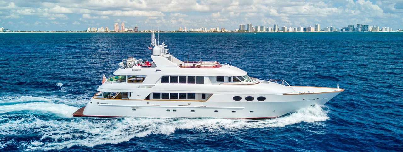 discover RELENTLESS yacht