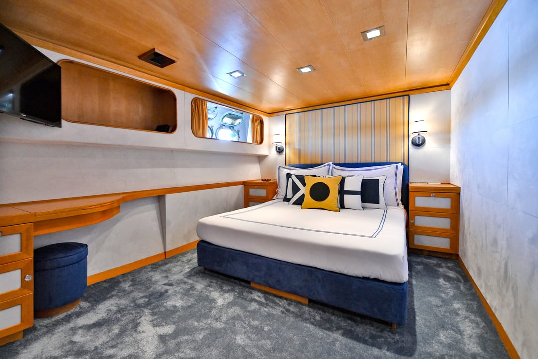 yacht image