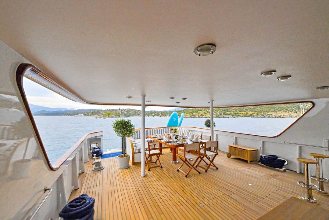 yacht image