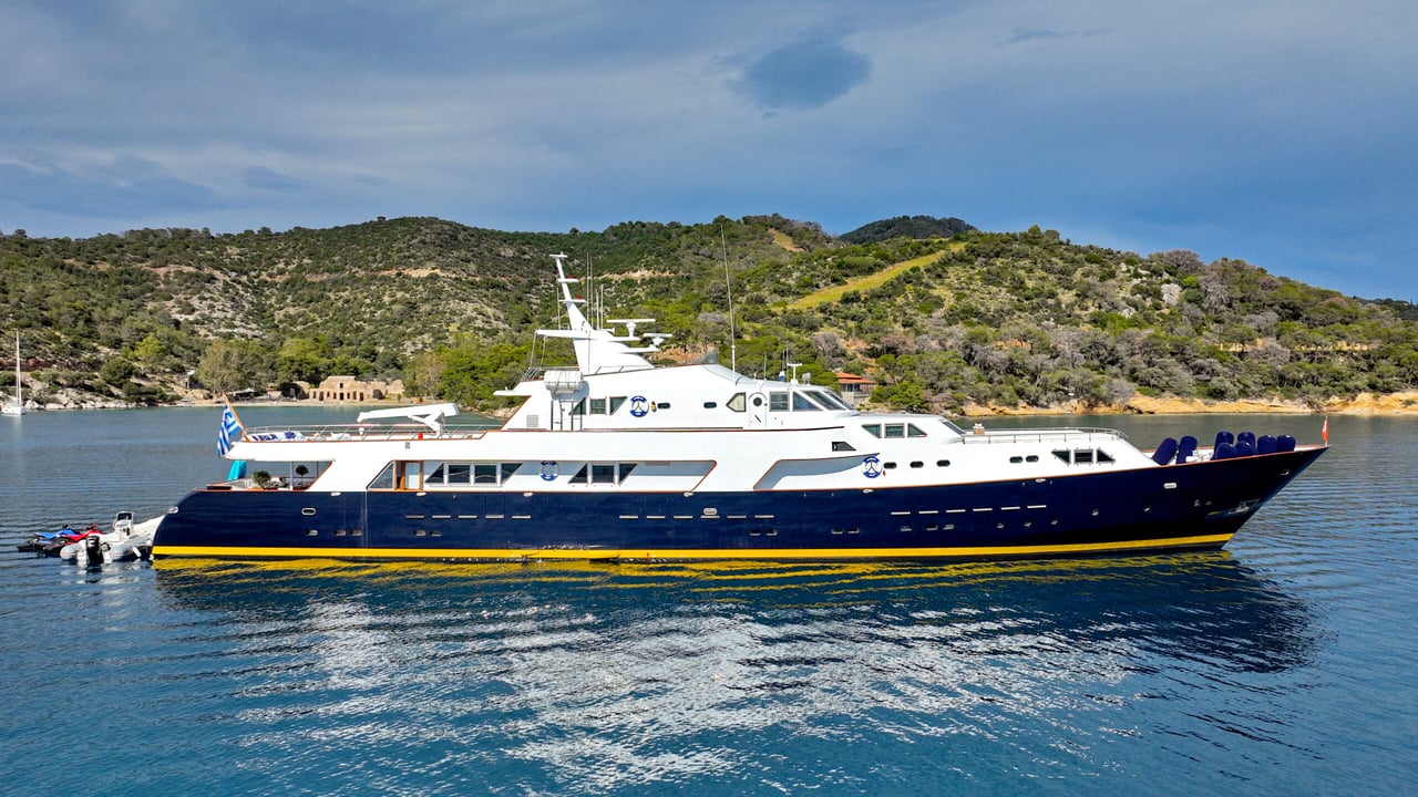 yacht image