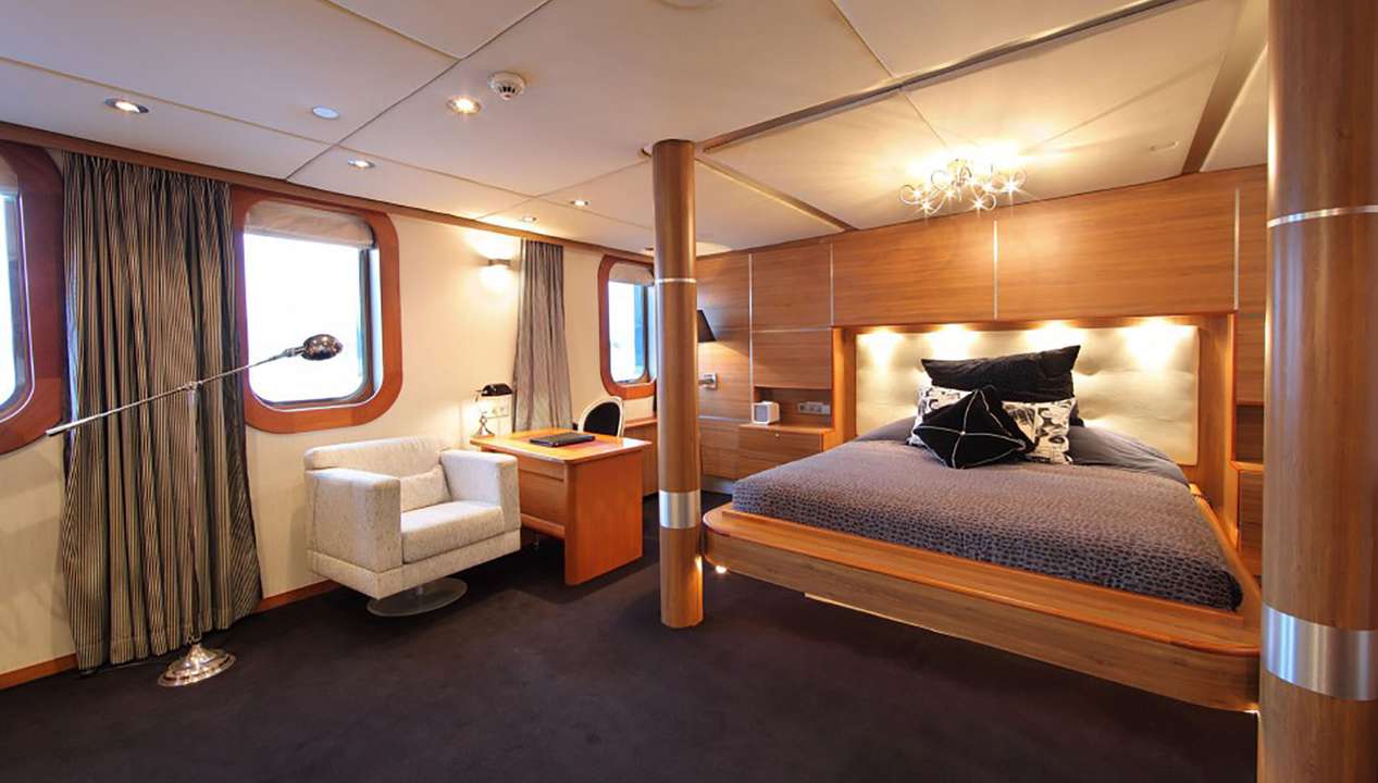 yacht image