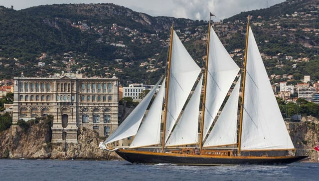 Classic vs. Modern Sailing Yachts: Which Should You Choose