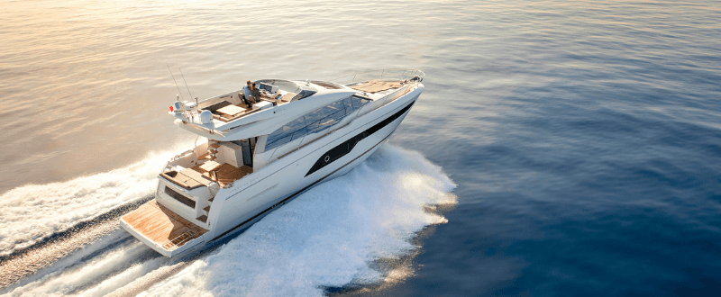 HOW TO HIRE A YACHT FOR YOUR NEXT LUXURY ESCAPE