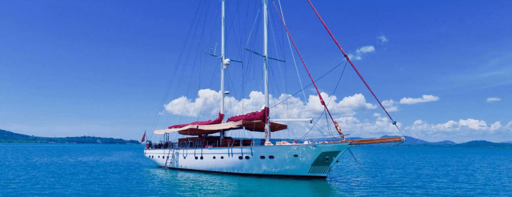 explore Mauritius on sailing yacht