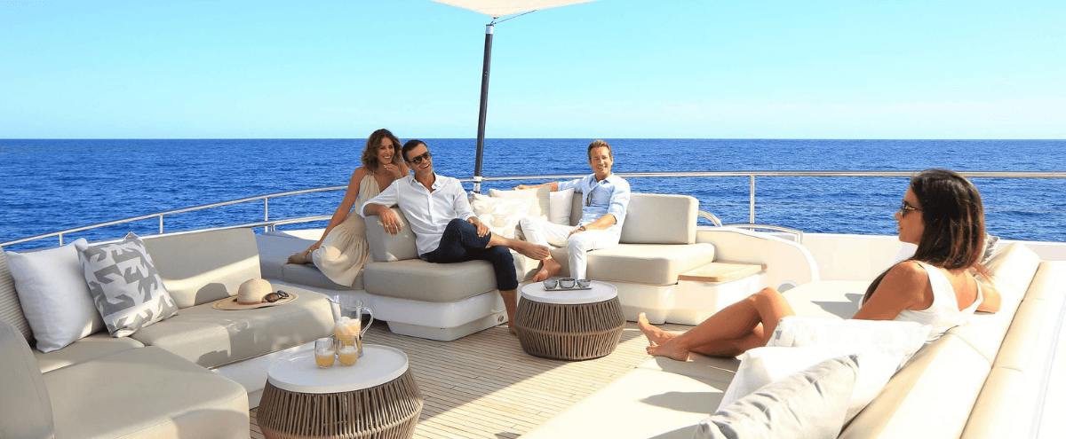 luxury-yacht-charter-santorini