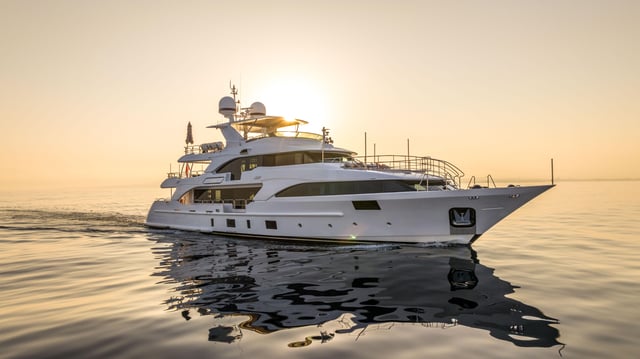 Benetti 121