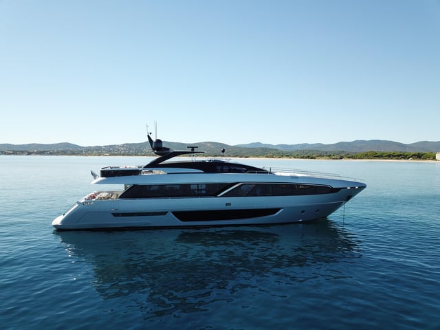 Riva 100' Corsaro
