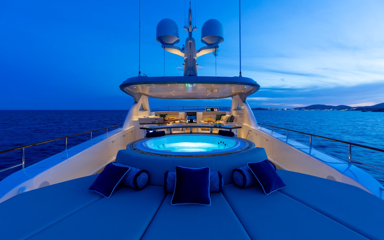 gallery carousel yacht images