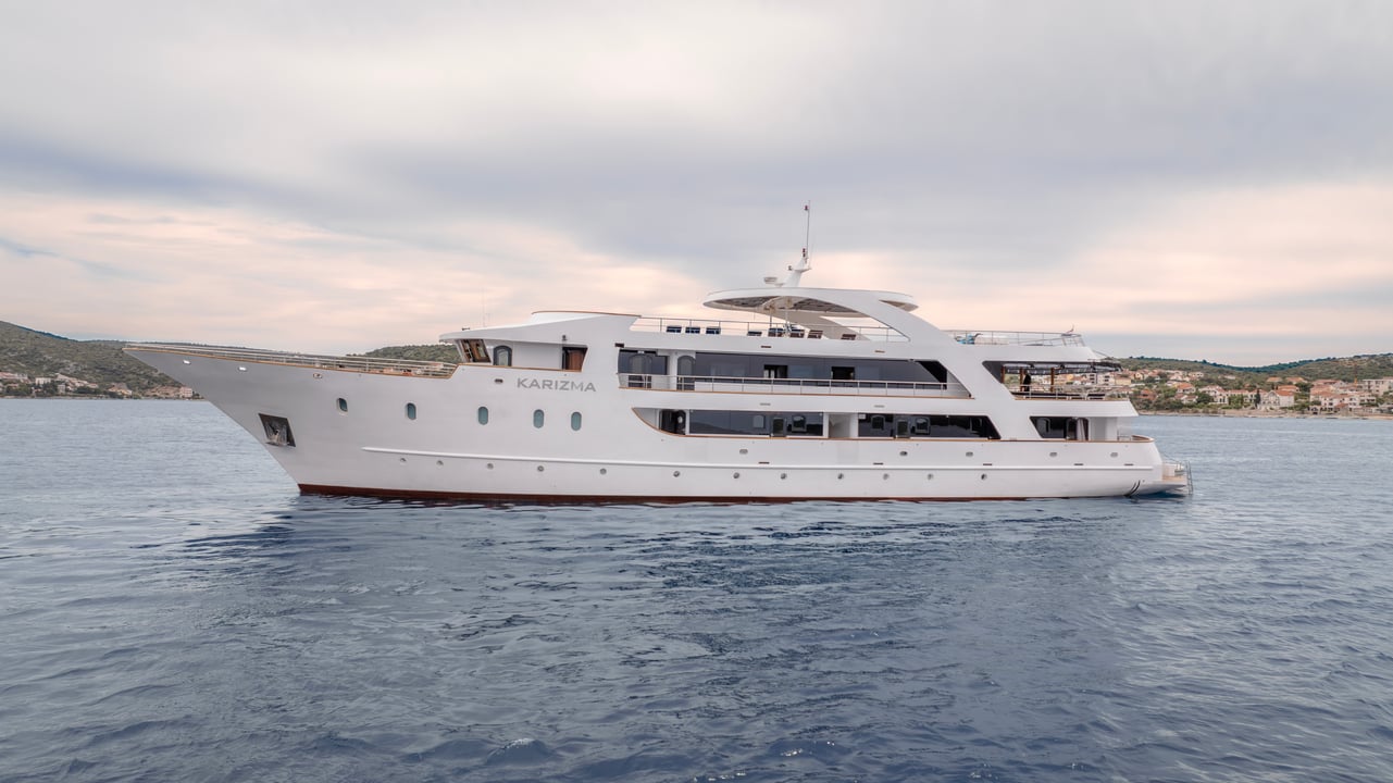 yacht image