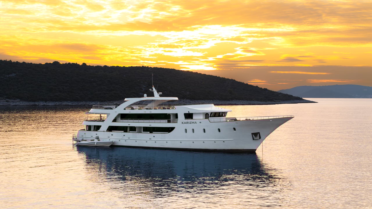 yacht image