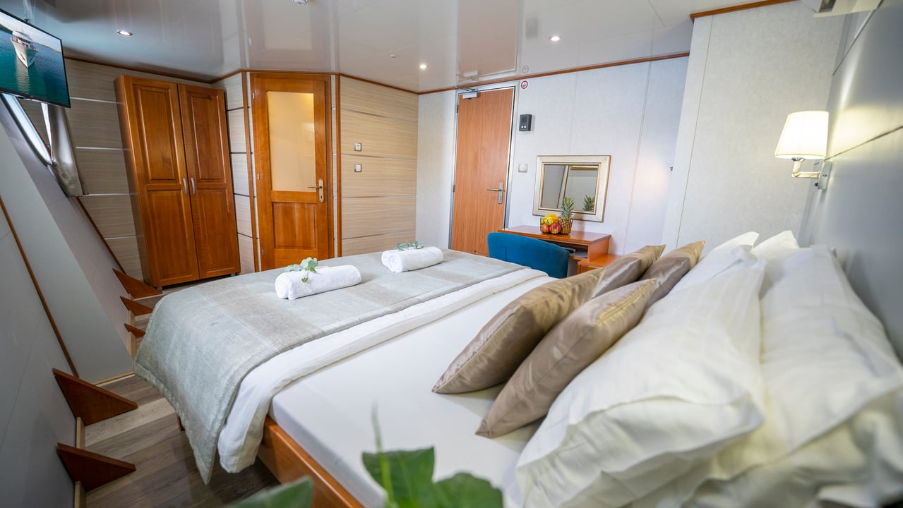 yacht image
