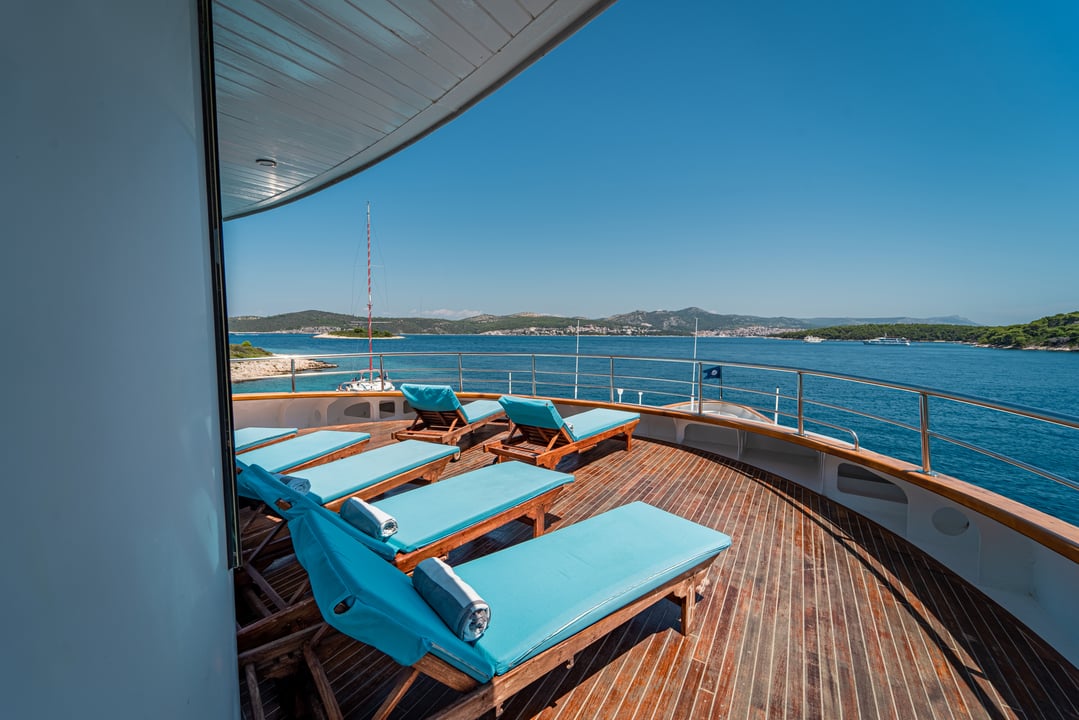 yacht image
