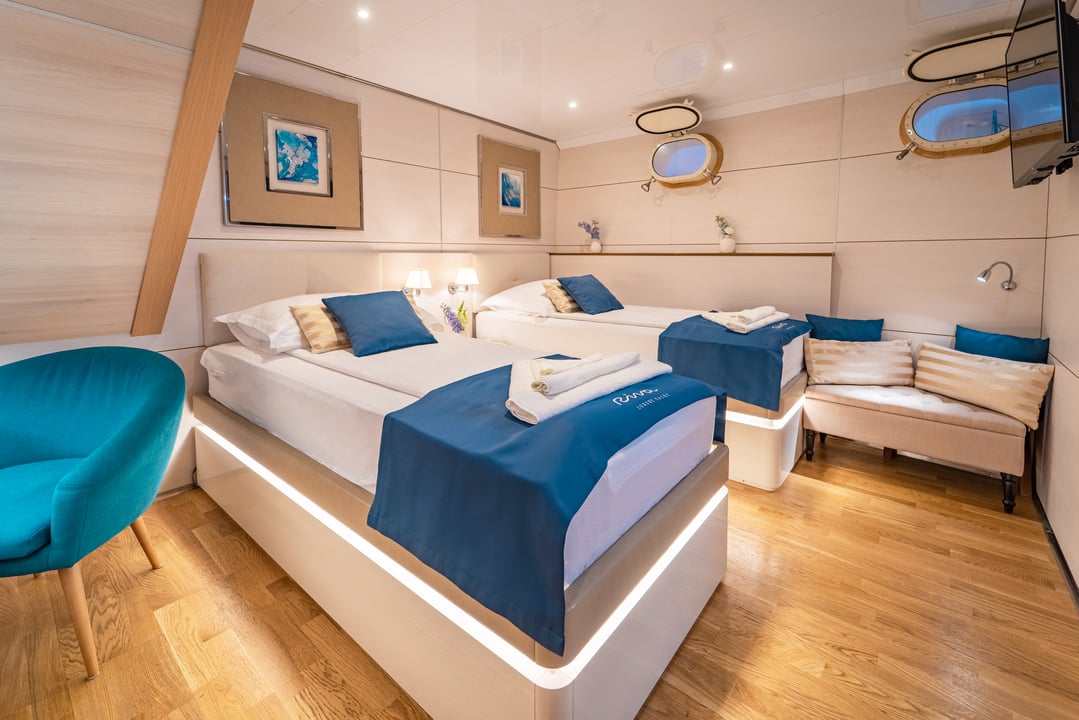 yacht image