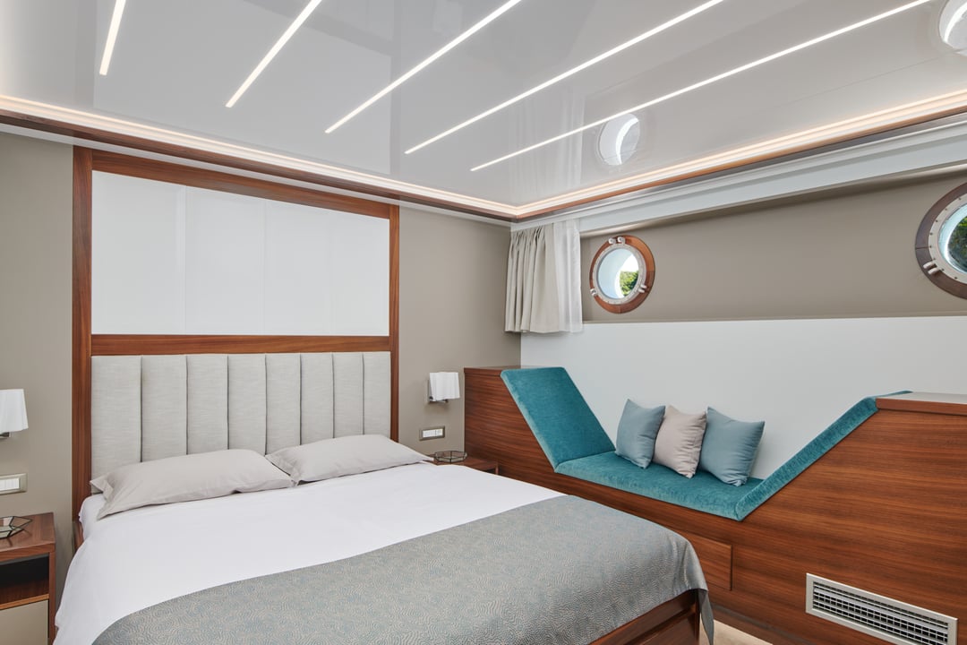 yacht image