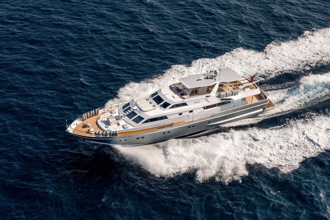 yacht image