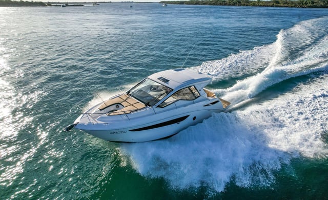 2020 Sea Ray 350 Sundancer Coupe